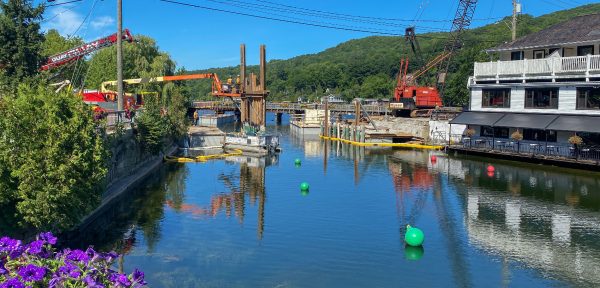 Read more about the article Passage des bateaux pendant les travaux de construction du pont de North Hatley
